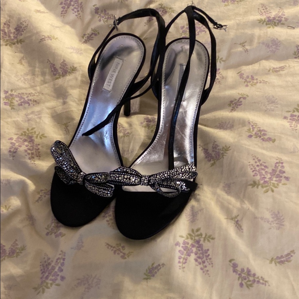 Nine West Bow Black and Silver Heels
